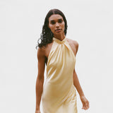 Gala - Vestido Halter de Satén Elegante