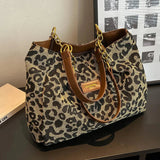 Leoparda - Bolsa con Estampado Selvático
