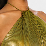 Natalia - Vestido Largo Metalizado Dorado con Cuello Halter y Abertura