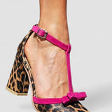 Leontina - Sandalias verdes con estampado de leopardo y detalle colorido