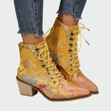 Botines de cuero con flores para Valentina