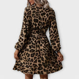 Vestido de leopardo con cinturón elegante