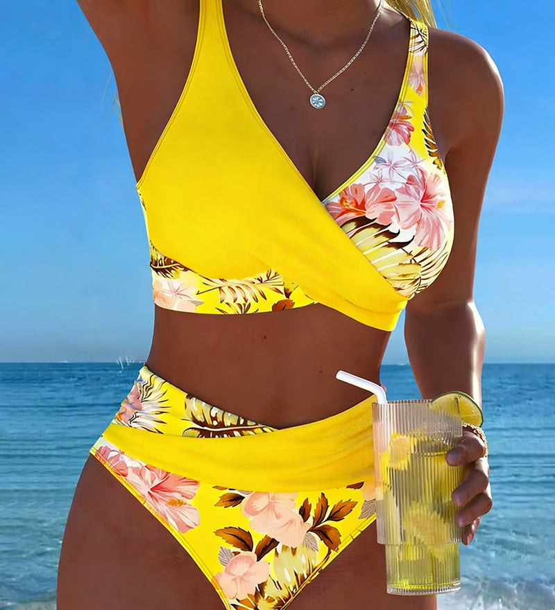 Ángela - Bikini Floral con Contraste y Delicada Abertura