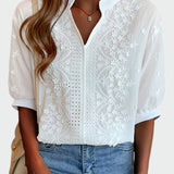 Blusa con delicados detalles de encaje