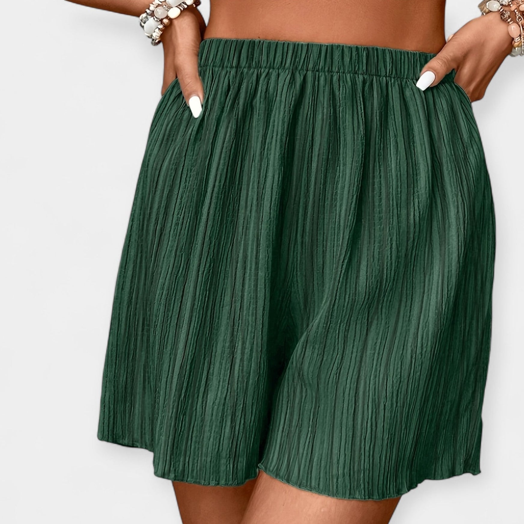 Shorts Elegantes con Pliegues