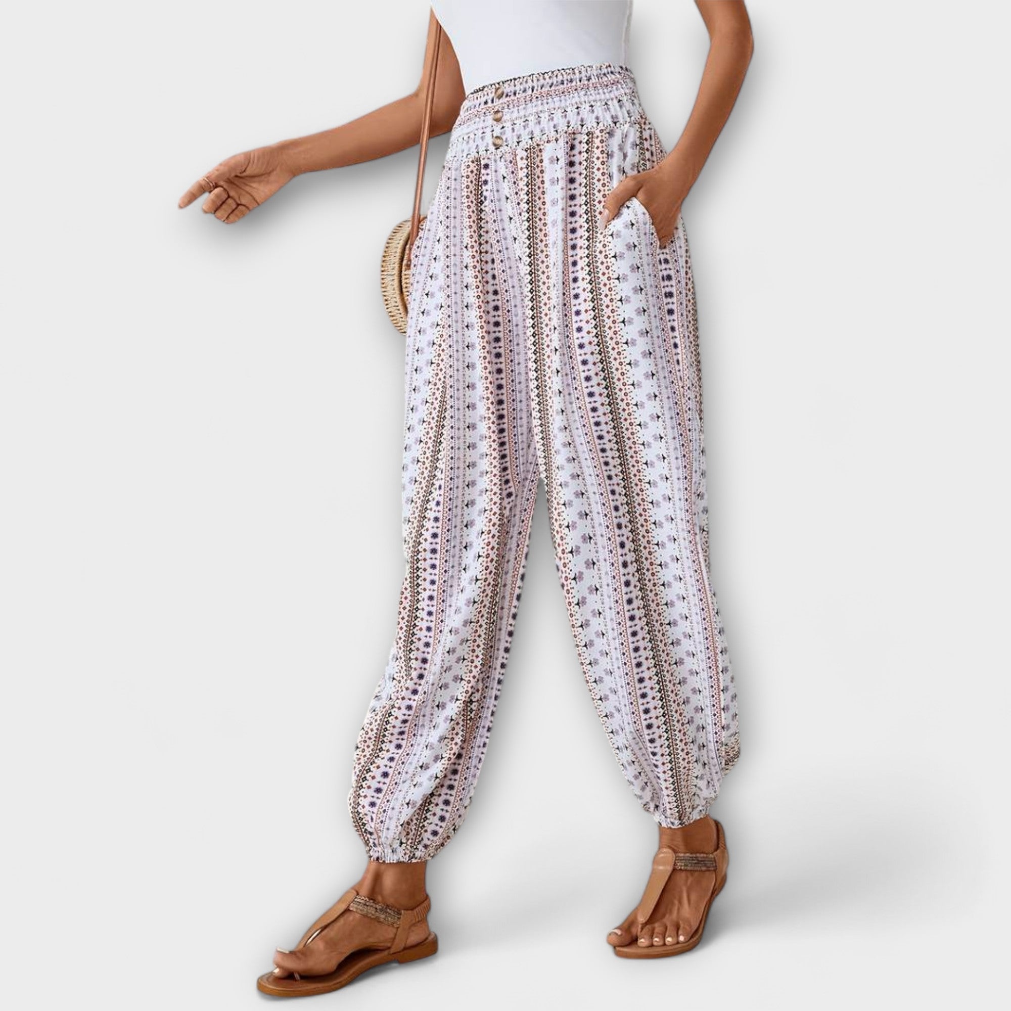 Scarlet - Pantalones con gráficos étnicos