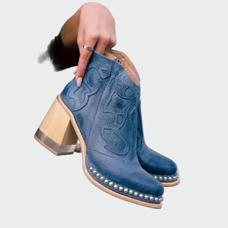 Botas de cuero bordadas para Valentina