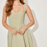 Amelia - Vestido Midi Atemporal