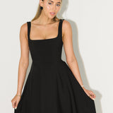 Amelia - Vestido Midi Atemporal