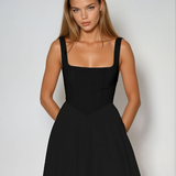 Lía - Vestido Midi Negro con Escote Cuadrado y Falda Evasé