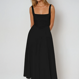 Lía - Vestido Midi Negro con Escote Cuadrado y Falda Evasé