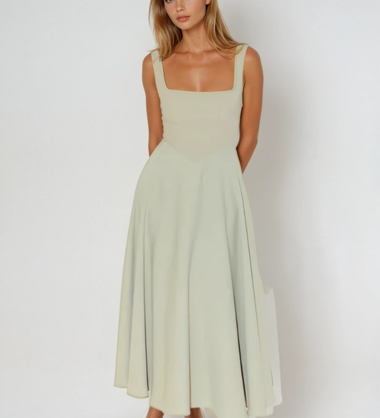 Lía - Vestido Midi Negro con Escote Cuadrado y Falda Evasé