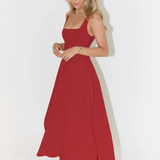 Lía - Vestido Midi Negro con Escote Cuadrado y Falda Evasé
