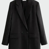Abrigo Oversized con Estilo Moderno
