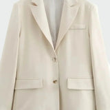 Abrigo Oversized con Estilo Moderno