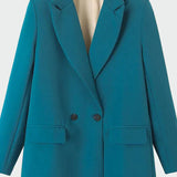 Abrigo Oversized con Estilo Moderno