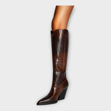 Botas con Diseño Croco y Tacón Elegante