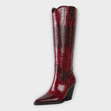 Botas con Diseño Croco y Tacón Elegante