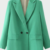 Abrigo Oversized con Estilo Moderno