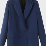 Abrigo Oversized con Estilo Moderno