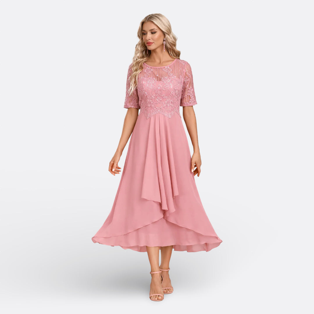 Mariana - Vestido de Encaje con Mangas Cortas y Elegancia Moderna