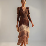 Paula - Vestido Midi Marrón con Flecos Degradados y Escote en V