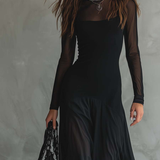Nina - Vestido maxi negro en tul de corte suelto
