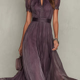 Flavia - Vestido largo morado con escote elegante