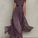 Flavia - Vestido largo morado con escote elegante