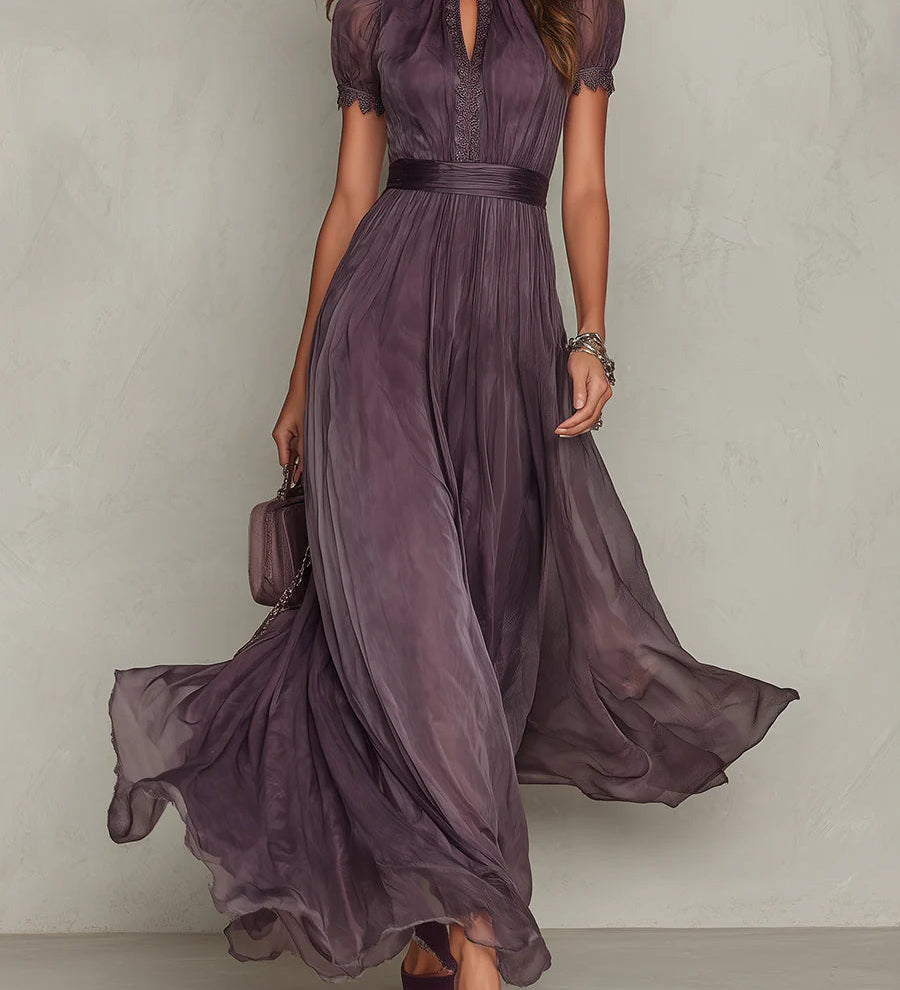 Flavia - Vestido largo morado con escote elegante