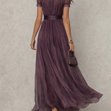 Flavia - Vestido largo morado con escote elegante