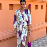 Vera - Vestido Midi Cruzado de Satén con Estampado Acuarela en Lila y Turquesa