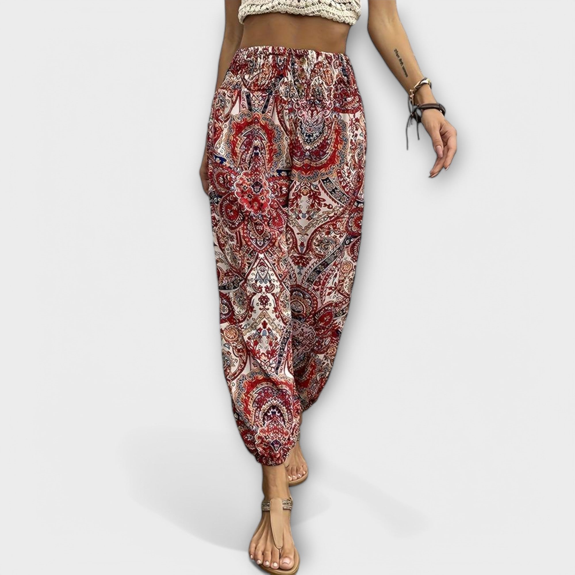 Scarlet - Pantalones con gráficos étnicos