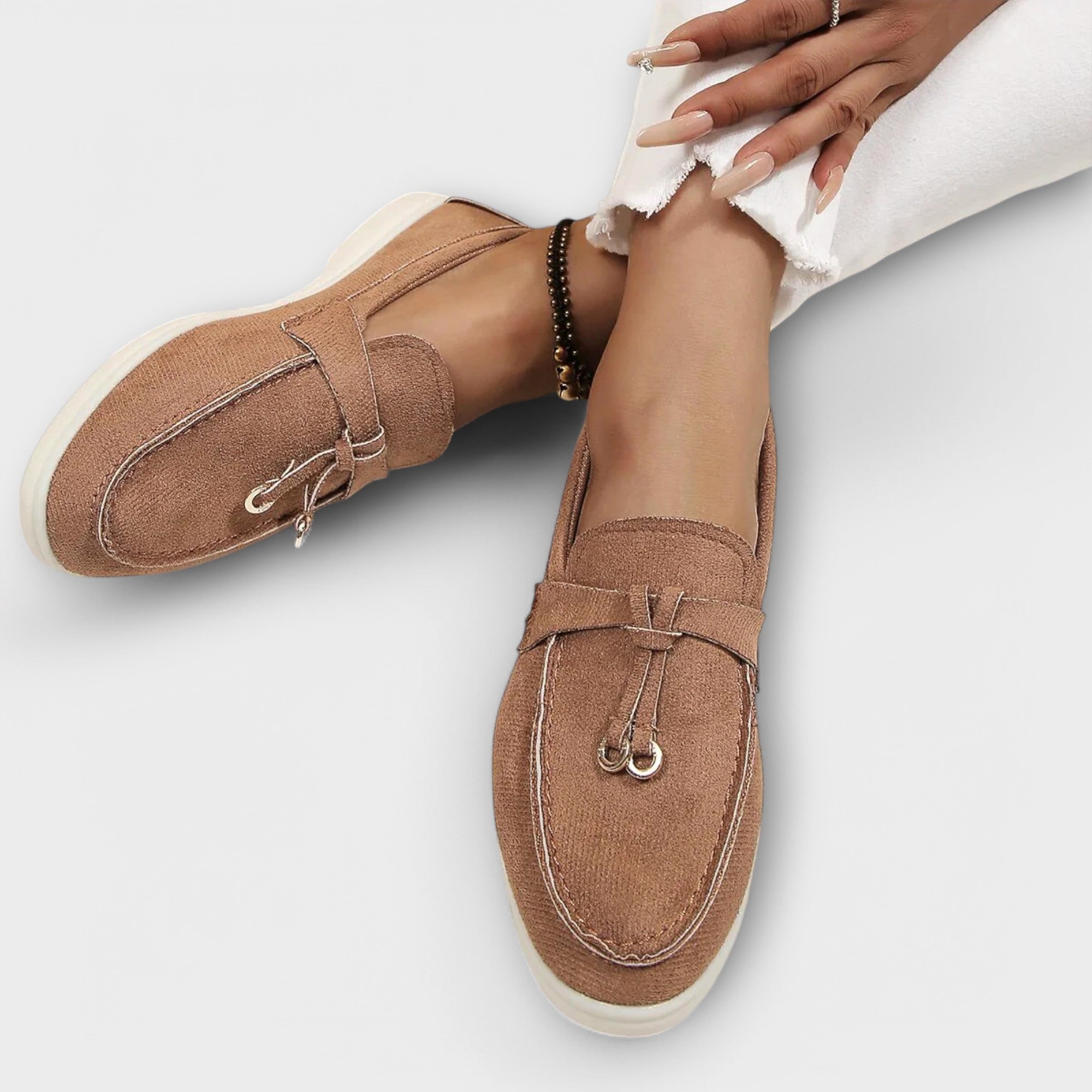 Mocasines Beiges para Ella con Cordón Decorativo