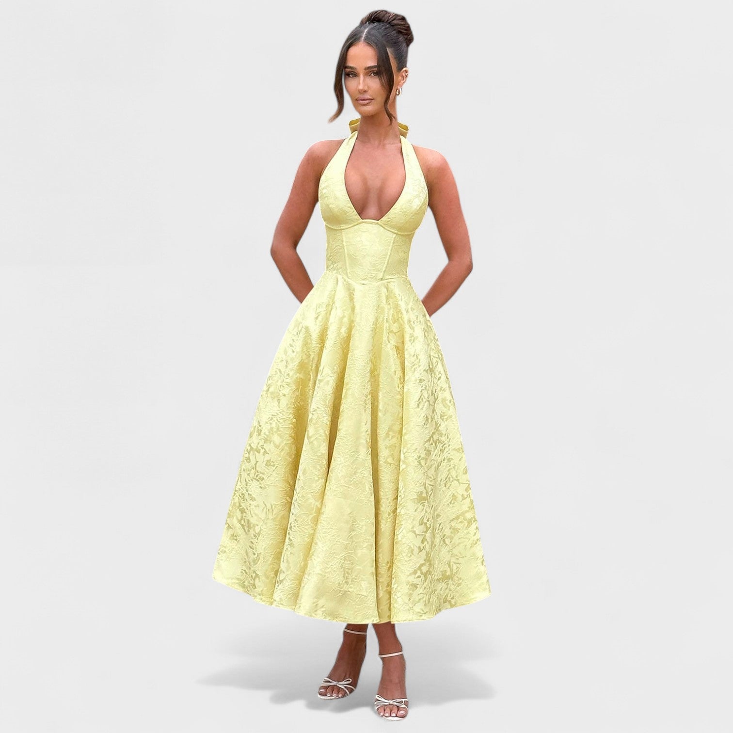 Efi - Vestido midi texturizado con elegancia moderna