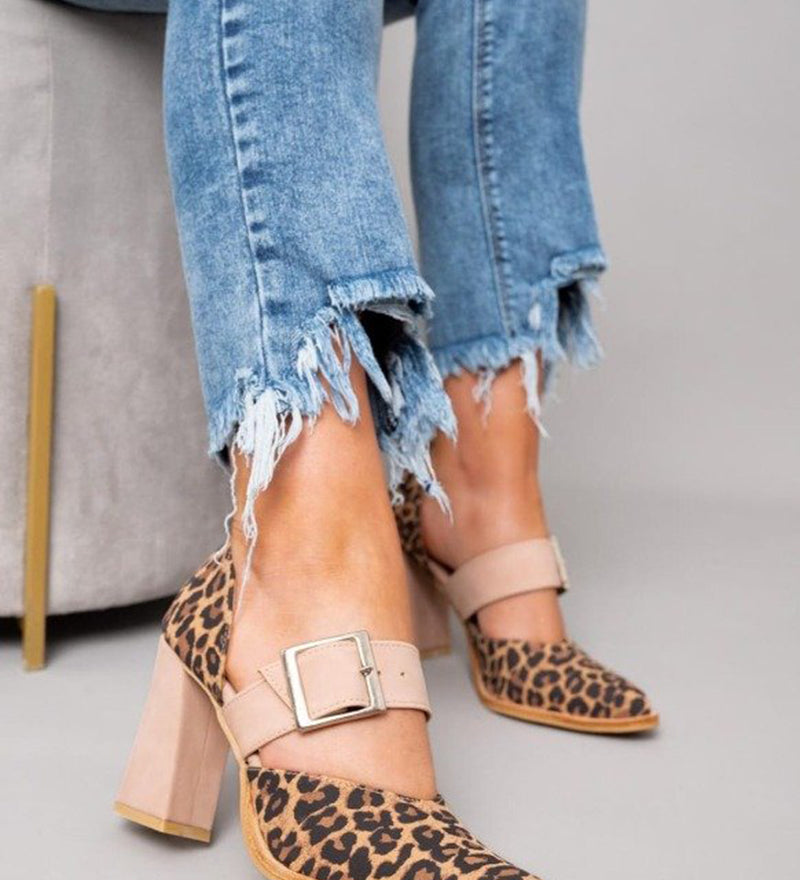 Selveta - Sandalias de ante con estampado de leopardo y tacón estable