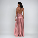 Silvia - Vestido Largo Metalizado Rosa con Cuello Halter y Abertura